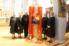 Sisters of the Apostles of Sacred Heart of Jesus with Bishop Cullinan